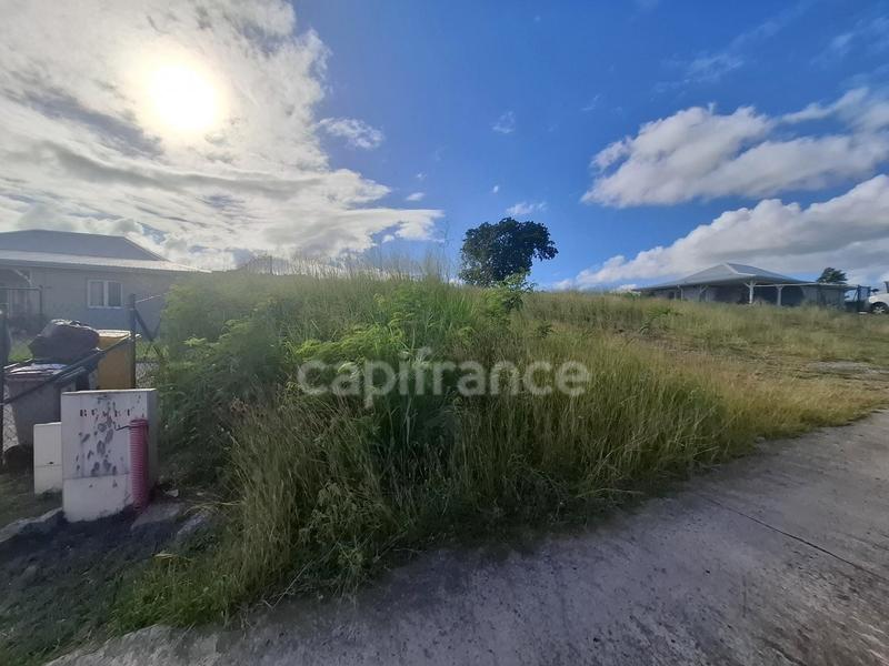 Terrain constructible - 707 m²