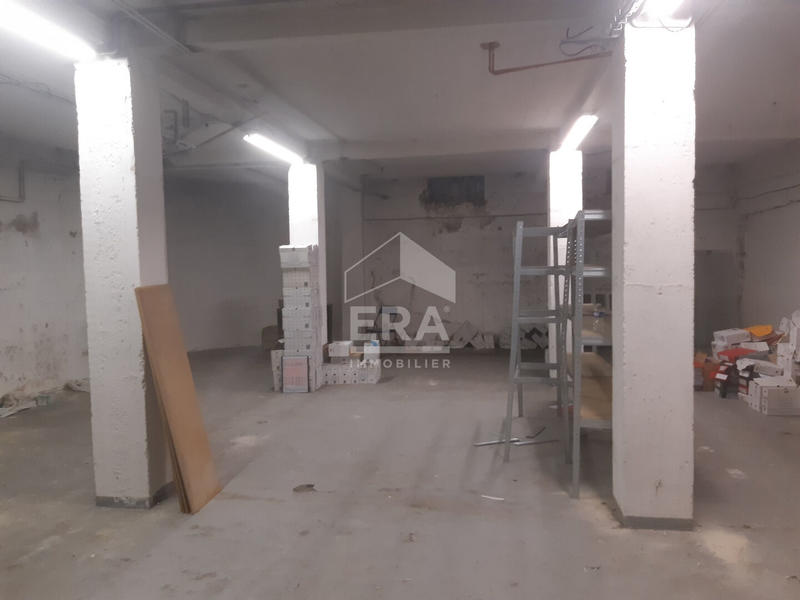 Local commercial - 130 m² - 6 pièces