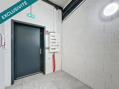 Local commercial - 236 m² - 1 pièce