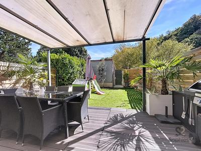 Appartement - 80 m² - 4 pièces