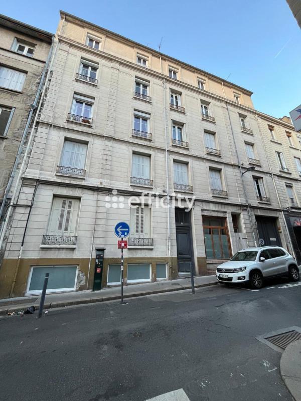 Appartement - 100 m² - 3 pièces