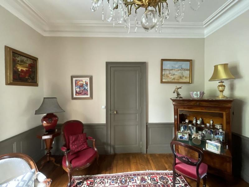 Maison - 222 m² - 10 pièces