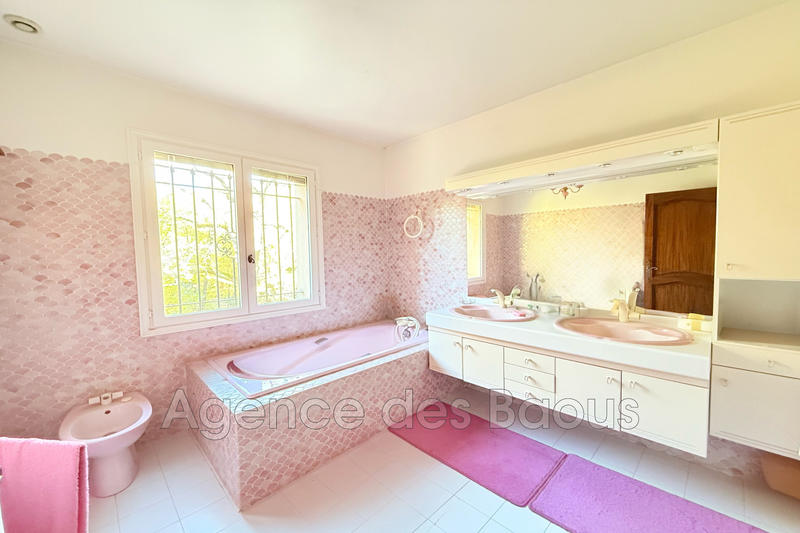 Maison - 204 m² - 6 pièces