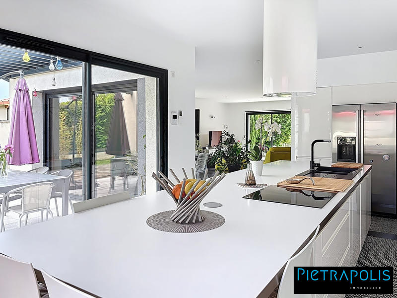 Maison - 140 m² - 5 pièces