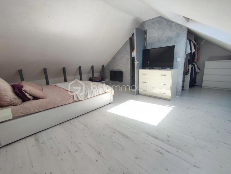 Maison traditionnelle - 135 m² - 8 pièces