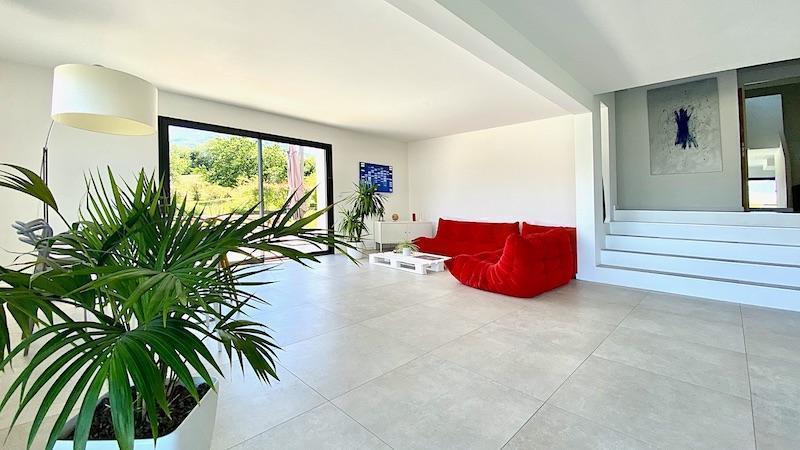 Maison - 144 m² - 5 pièces