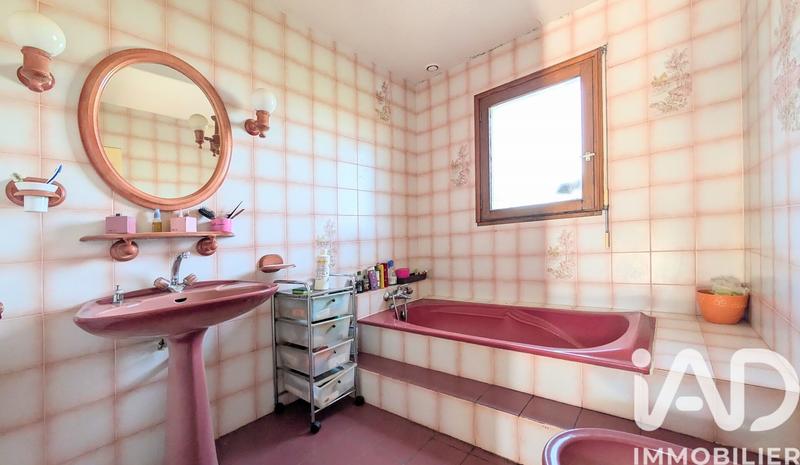 Maison - 121 m² - 6 pièces