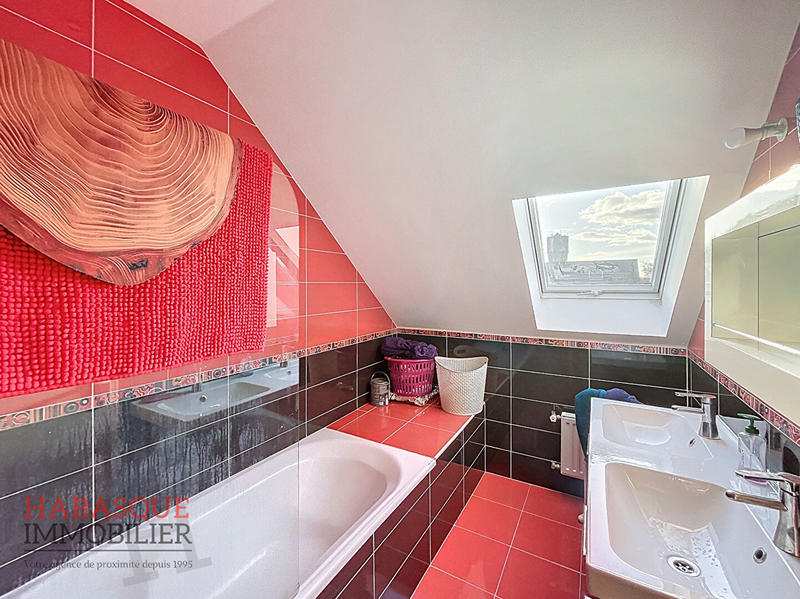 Maison - 136 m² - 7 pièces