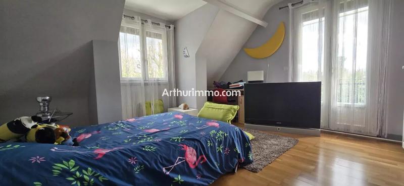 Maison - 233 m² - 7 pièces