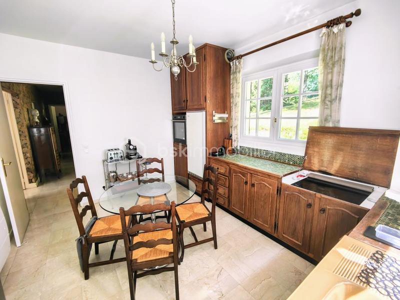 Propriété - 234 m² - 11 pièces