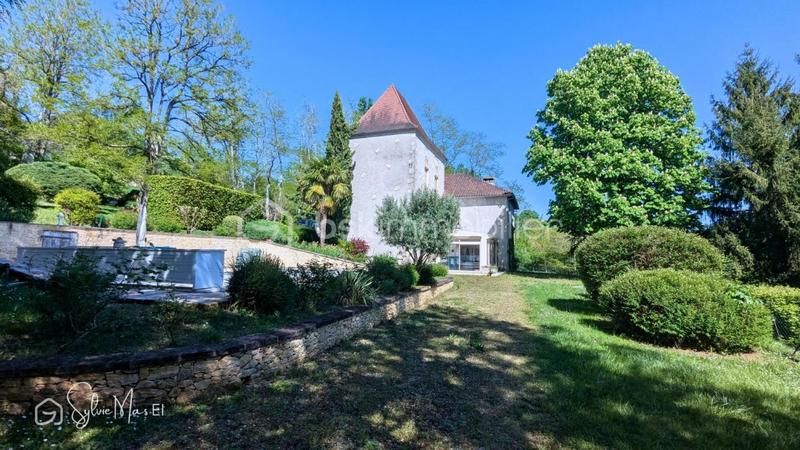 Maison - 313 m² - 10 pièces