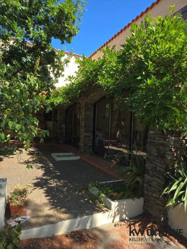 Propriété - 320 m² - 9 pièces