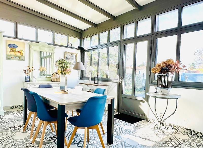 Villa - 216 m² - 8 pièces