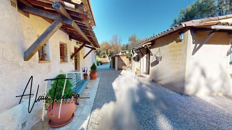 Maison - 170 m² - 7 pièces