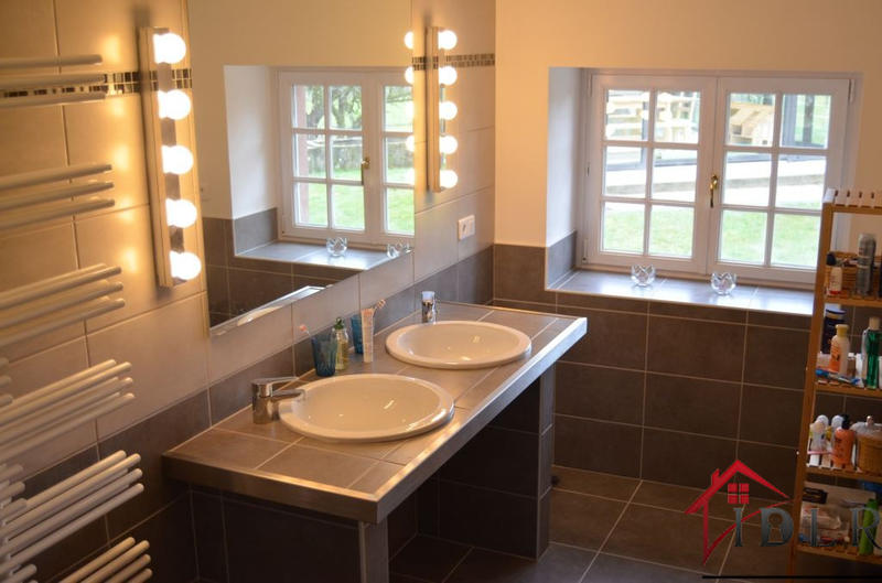 Maison - 204 m² - 8 pièces