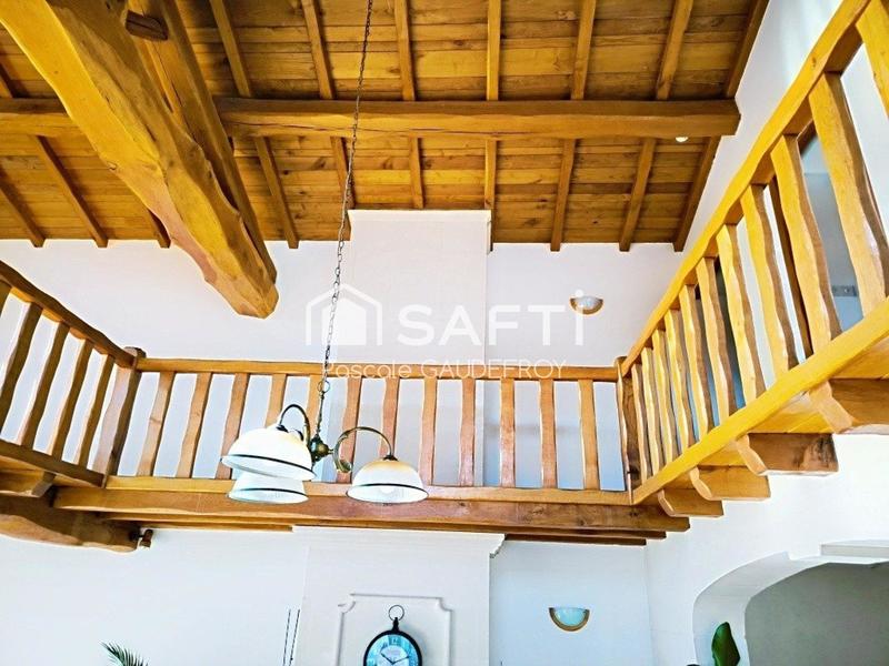 Maison - 219 m² - 8 pièces