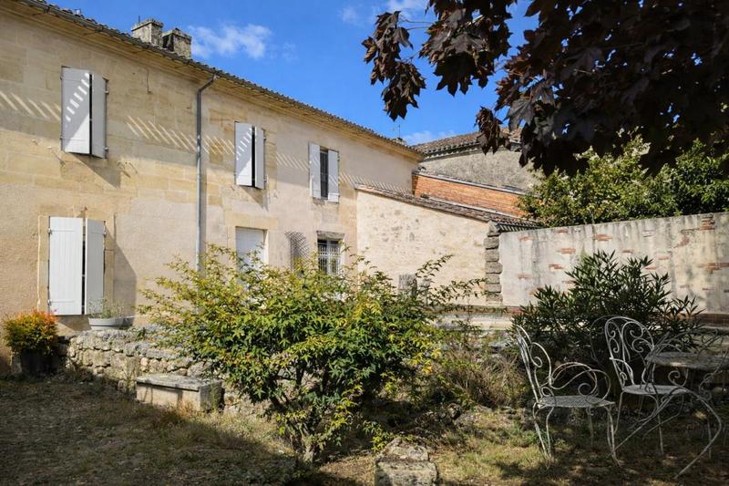 Maison - 261 m² - 11 pièces