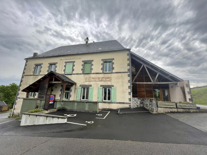 Maison - 337 m² - 16 pièces