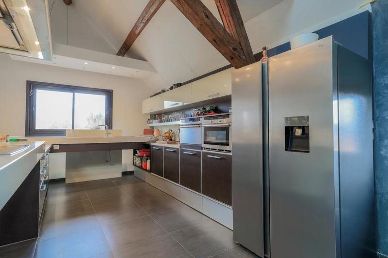 Maison - 395 m² - 9 pièces