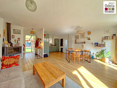 Maison - 99 m² - 5 pièces