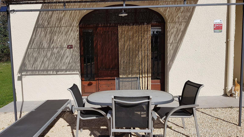 Maison - 235 m² - 10 pièces