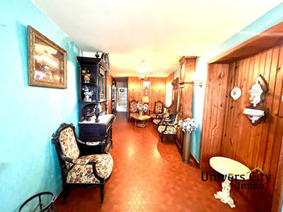 Maison - 207 m² - 9 pièces