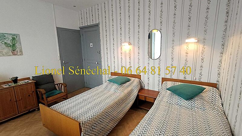 Demeure - 300 m² - 17 pièces