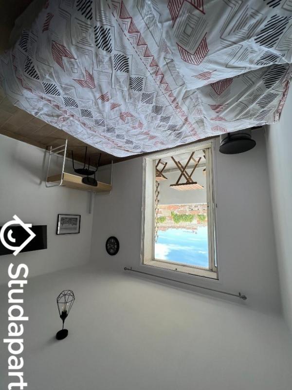 Chambre - 11 m² - 1 pièce