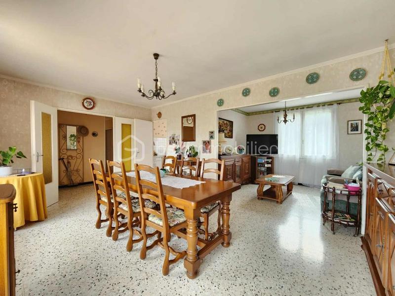 Villa - 214 m² - 9 pièces