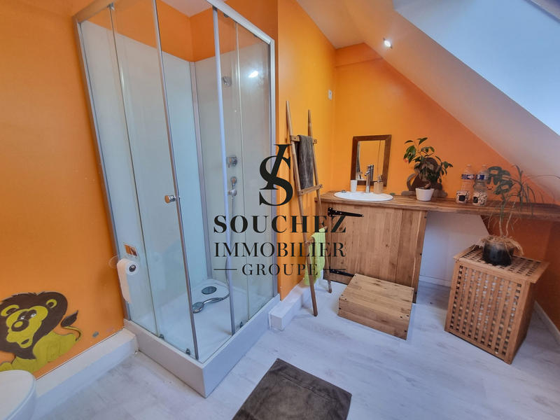 Maison - 250 m² - 8 pièces