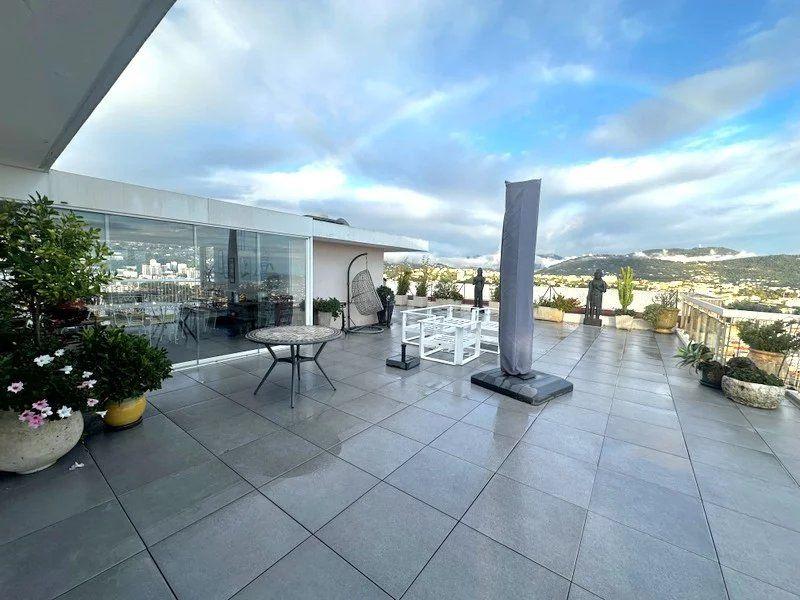 Appartement - 160 m² - 6 pièces