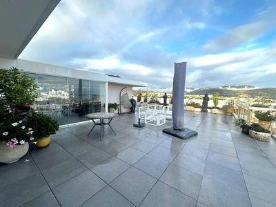 Appartement - 160 m² - 6 pièces