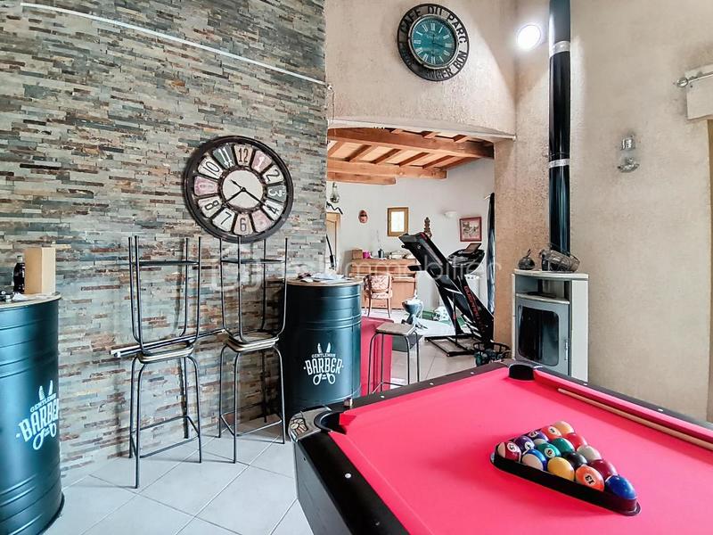 Maison - 287 m² - 11 pièces