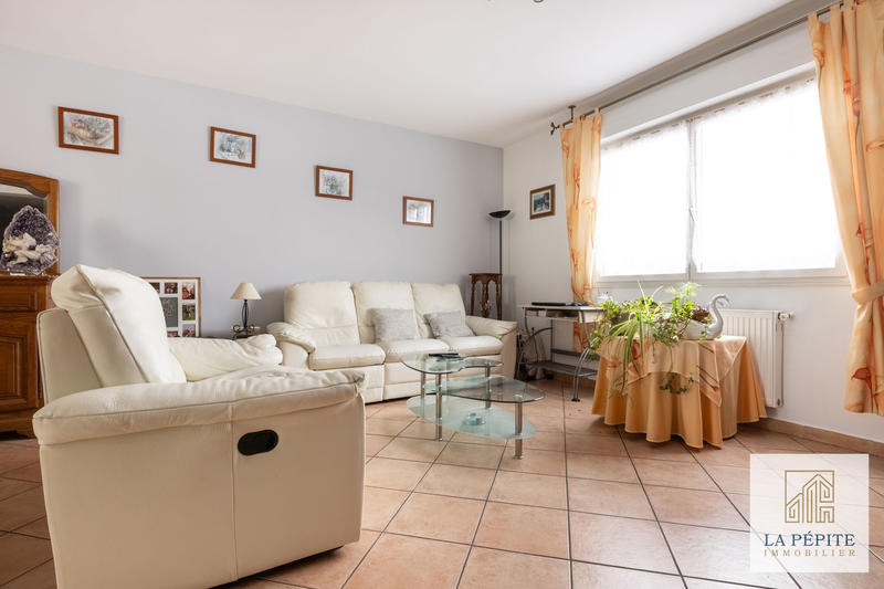 Appartement - 90 m² - 3 pièces