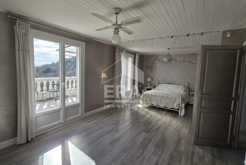 Maison - 158 m² - 6 pièces