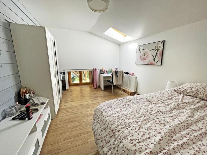 Maison - 250 m² - 7 pièces