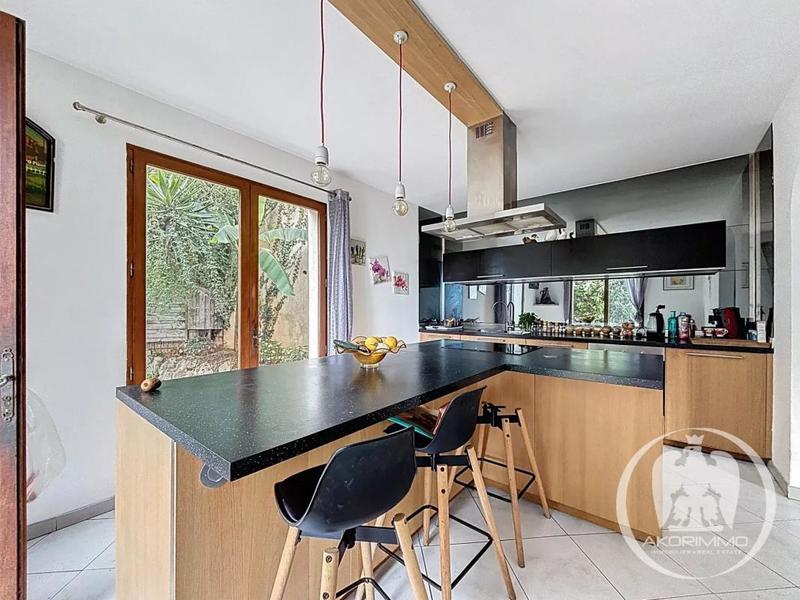 Villa - 300 m² - 8 pièces