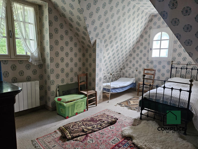 Maison traditionnelle - 160 m² - 6 pièces