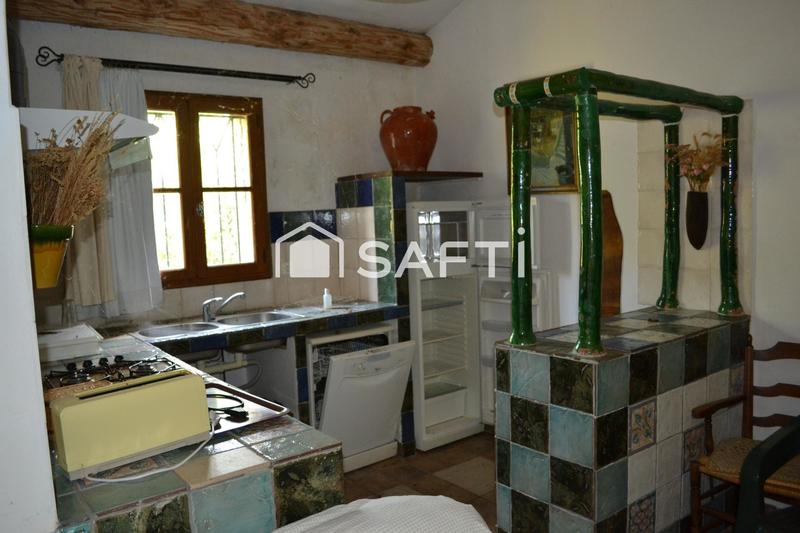 Maison - 696 m² - 30 pièces