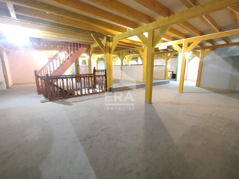 Local commercial - 1 815 m²