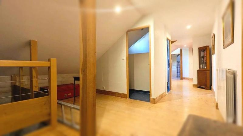 Demeure - 236 m² - 8 pièces