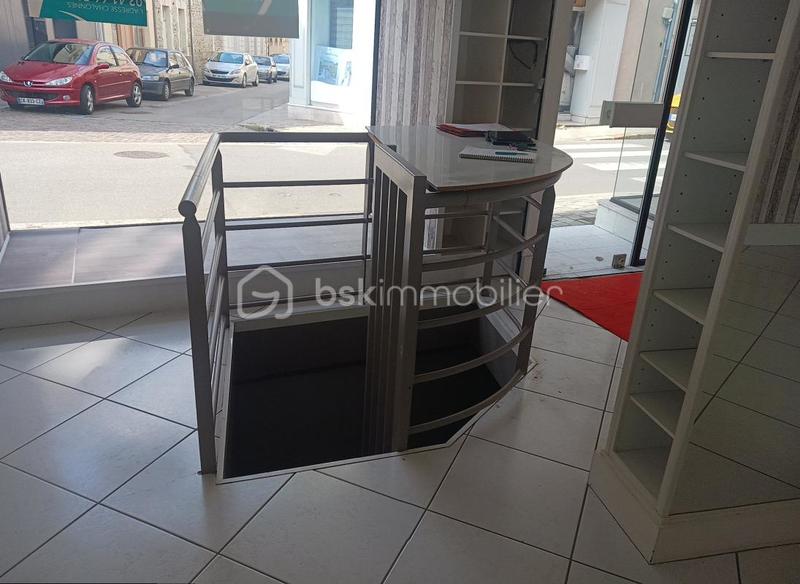 Local commercial - 100 m² - 3 pièces