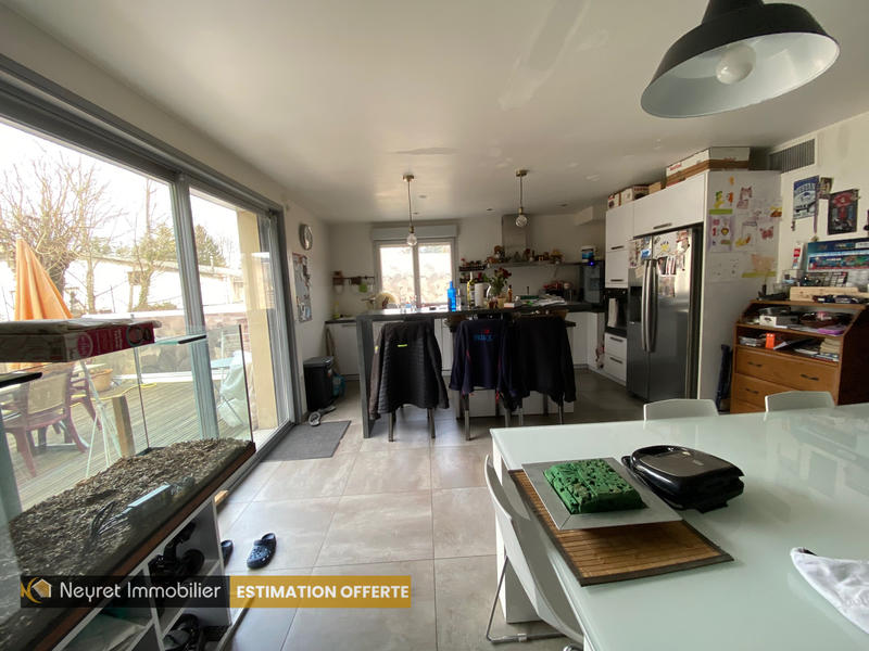 Local d'activités - 253 m²