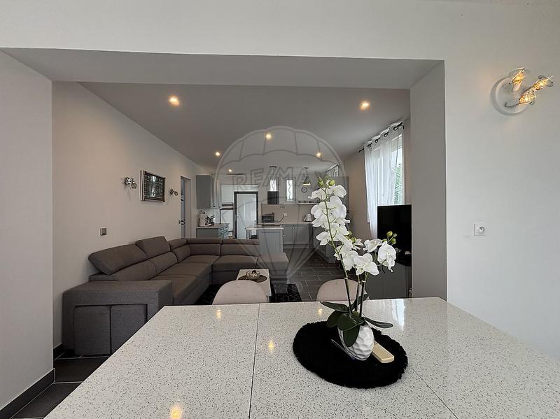 Maison - 105 m² - 6 pièces