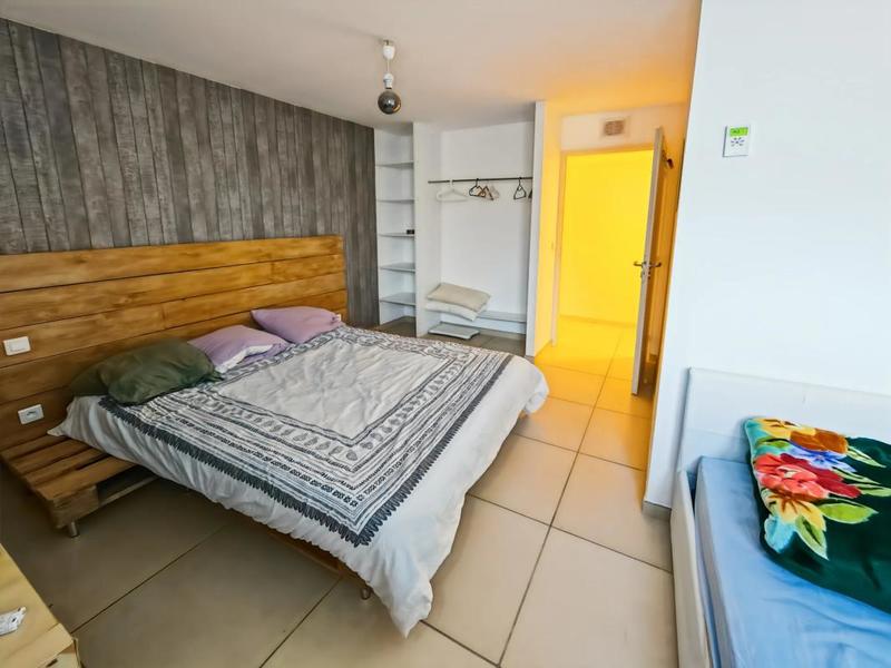 Maison - 240 m² - 9 pièces