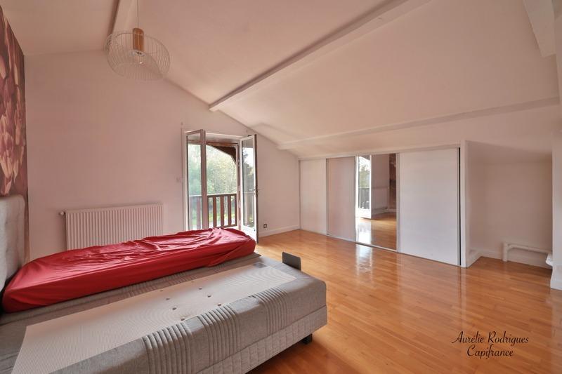 Maison - 208 m² - 7 pièces