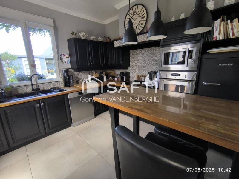 Maison - 159 m² - 9 pièces