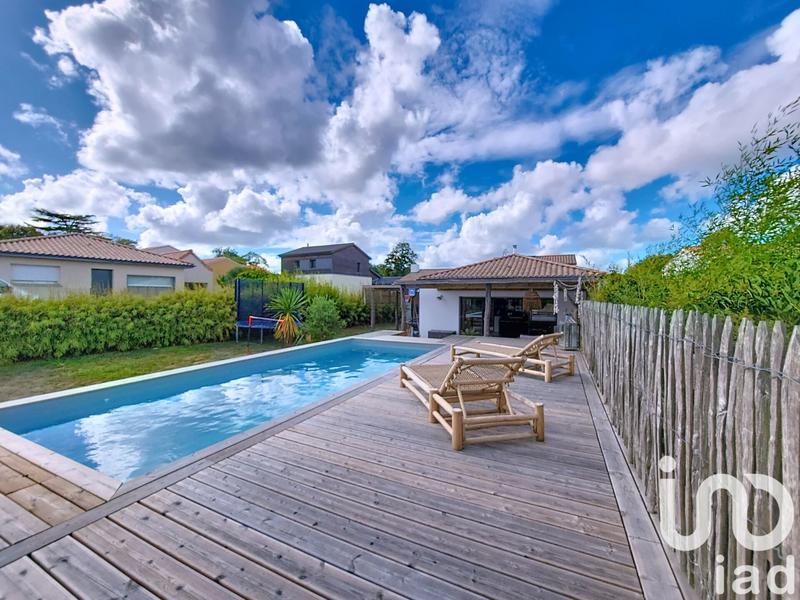 Maison - 176 m² - 8 pièces