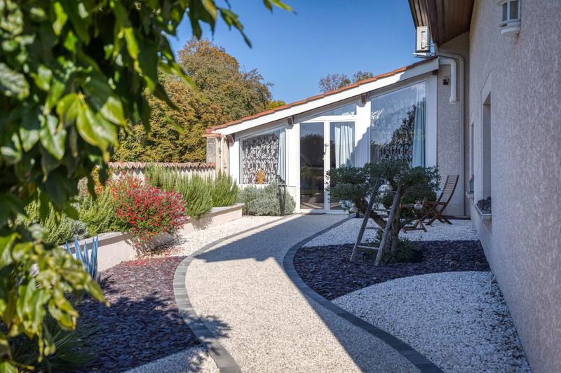 Maison - 246 m² - 10 pièces