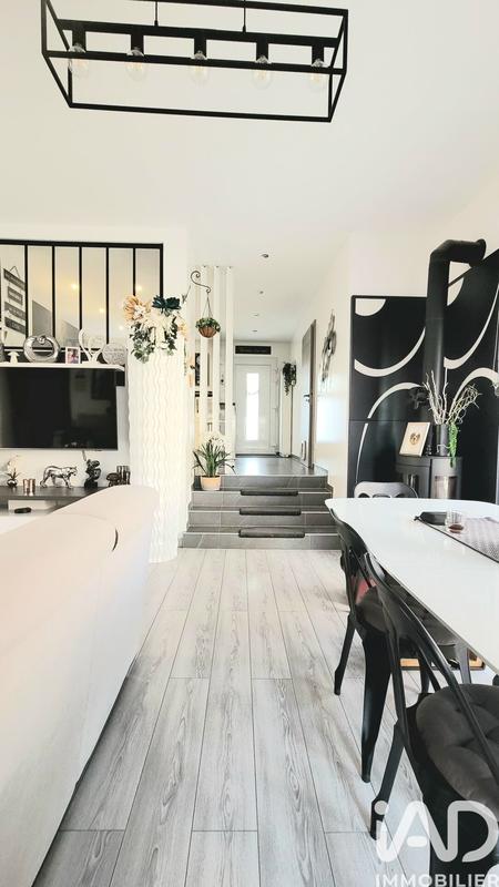 Maison - 97 m² - 4 pièces